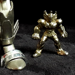 Seiya Figurines Métal Dimensions et Display